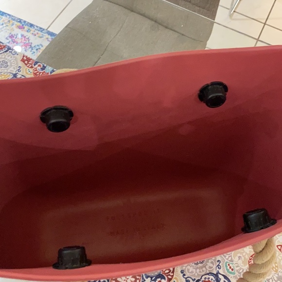 O bag ruby red XL with natural rope short handles. - Picture 2 of 6